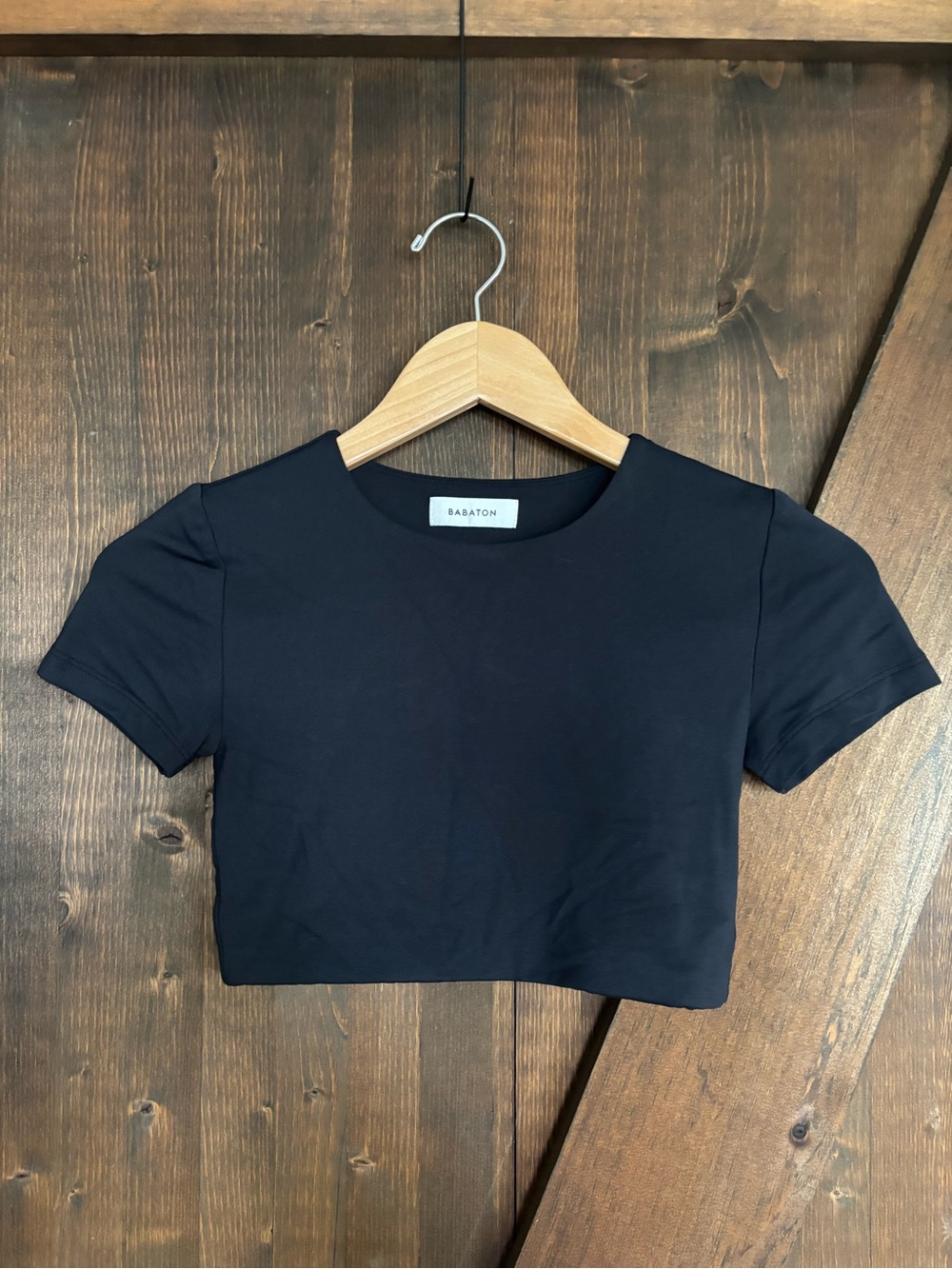 Aritzia Babaton Contour Crew Cropped T-Shirt